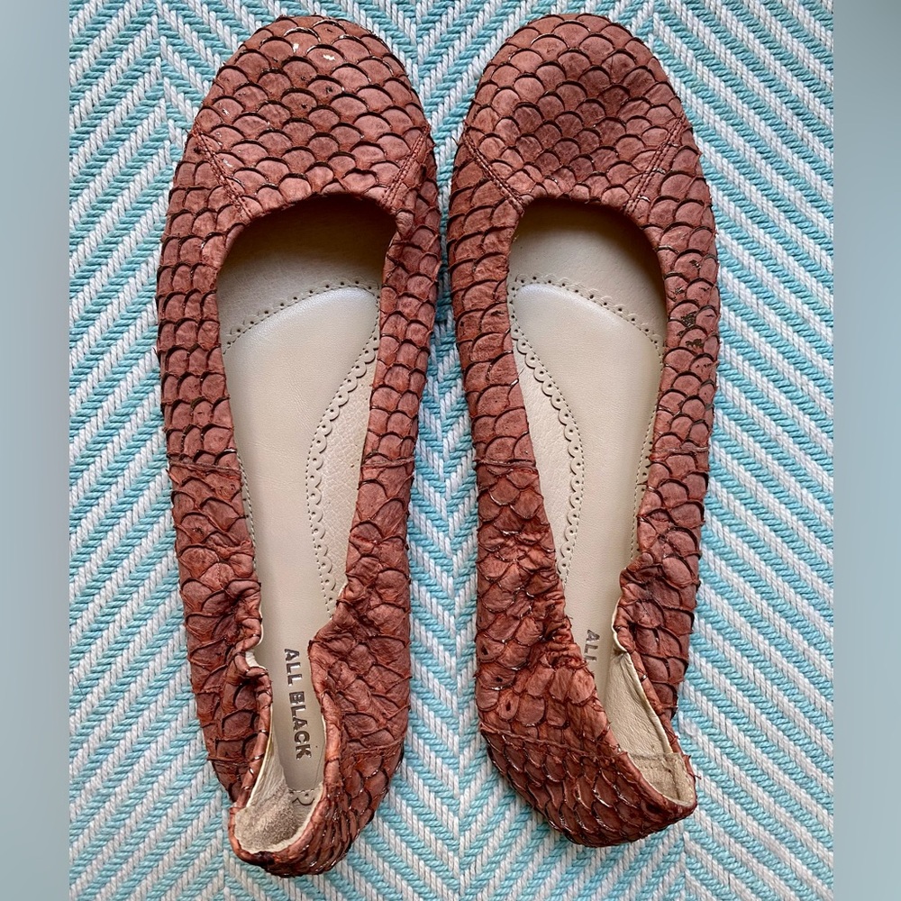 Round Toe Leather Ballet Flats